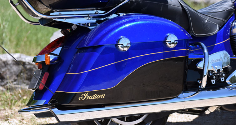 Remote-Locking Hard Saddlebags